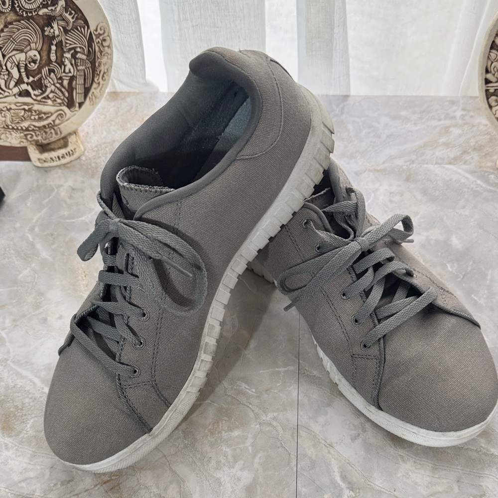 Skechers Men's Gray Lace-Up Sneakers